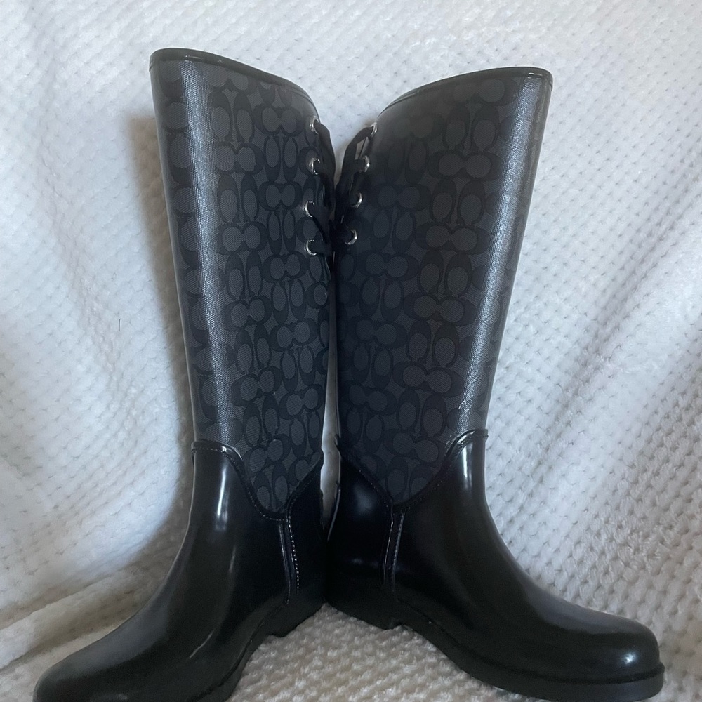 Black Coach boots size 8 barely worn